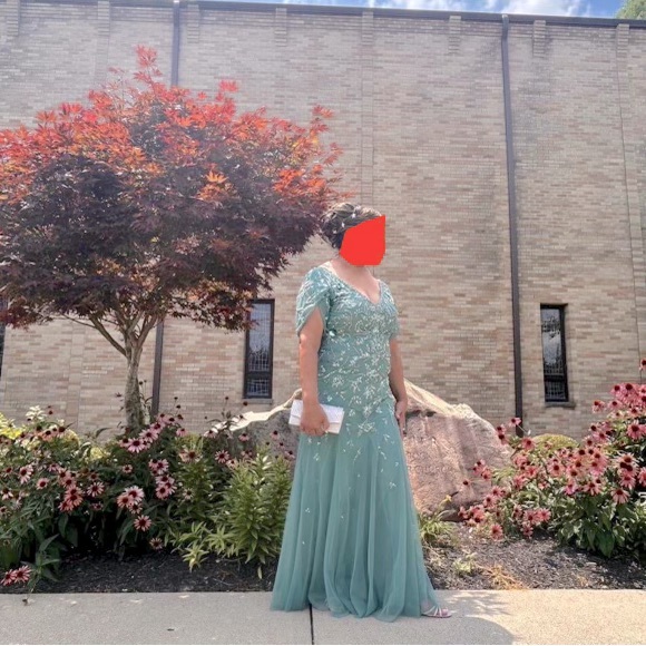 Mother of the bride - Picture 1 of 3